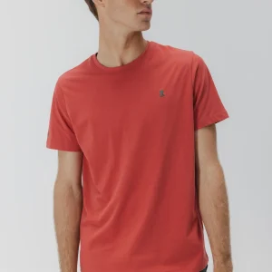 CAMISETA BORDADO LOGO CONTRASTE ROJO DELAVÉ