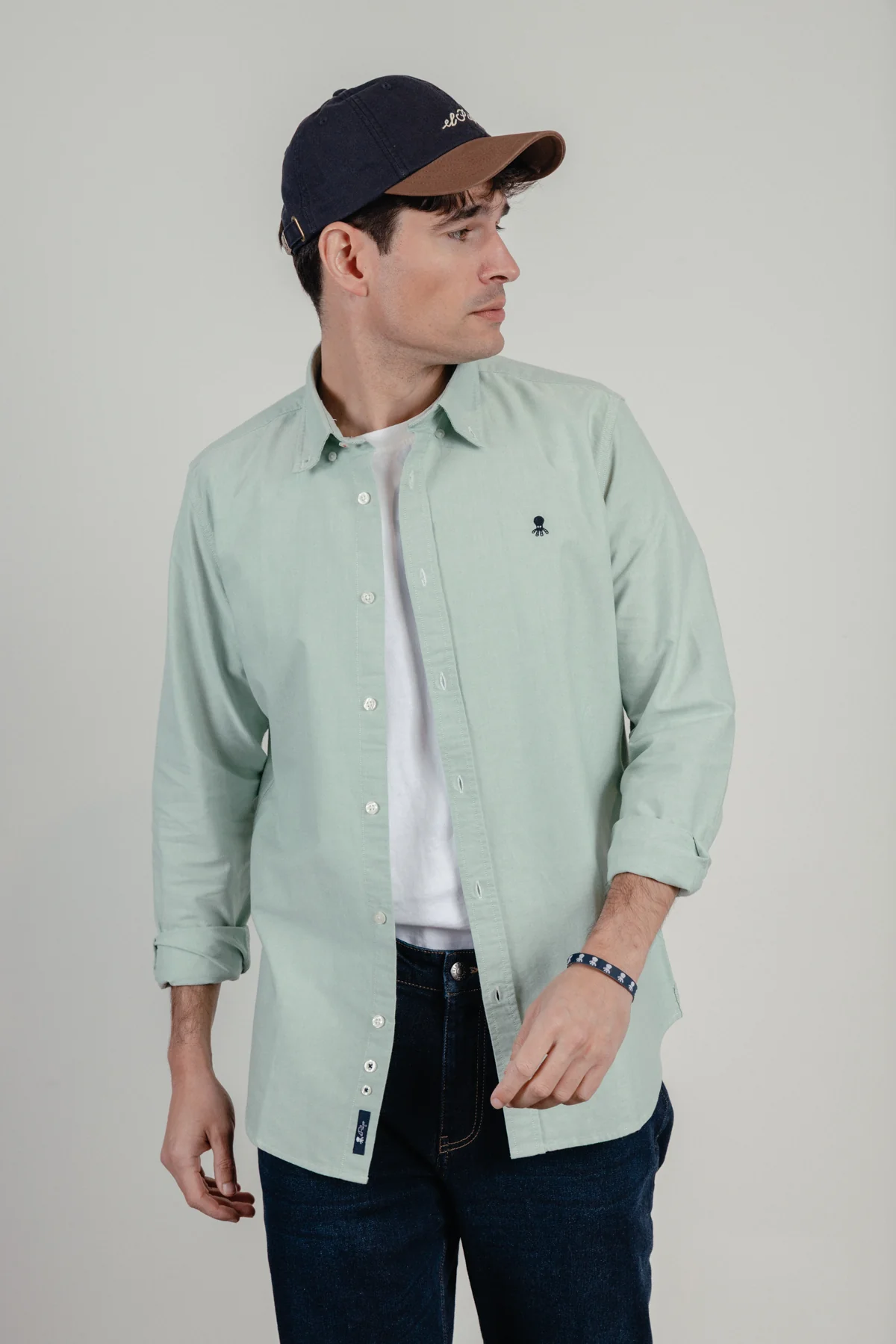 Camisa casual oxford verde campo - Imagen 2
